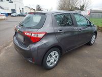 gebraucht Toyota Yaris 1,0-l-VVT-i - mit wenig Kilometer