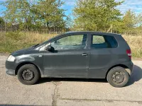 Usado VW Fox 55 CV (40 kW) 2007 Gris Utilitario