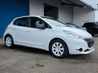 Gebraucht Peugeot 208 Active 68 PS (50 kW) 2015 Weiß Kleinwagen