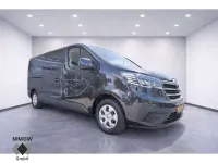 Second-hand Renault Trafic Life 150 CP (110 kW) 2023 Negru Monovolum