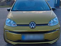Second-hand VW e-up! Style 61 kW (83 CP) 2020 Galben Hatchback