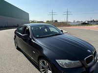 Gebraucht BMW 318 143 PS (105 kW) 2010 Schwarz Limousine