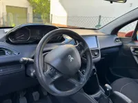 Gebraucht Peugeot 208 Active 82 PS (60 kW) 2016 Rot Kleinwagen