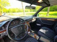 Gebraucht Mercedes E260 160 PS (117 kW) 1992 Schwarz Limousine