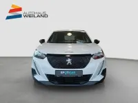 Gebraucht Peugeot 2008 Active 131 PS (96 kW) 2023 Perlmutt weiãÿ perleffekt SUV