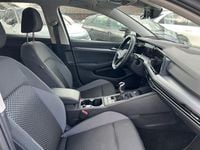 Second-hand VW Golf VIII Active 150 CP (110 kW) 2023 Gri Berlinǎ