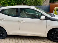 Gebraucht Toyota Aygo X-play 69 PS (50 kW) 2016 Weiß Kleinwagen