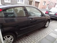 Gebraucht Ford Focus 75 PS (55 kW) 2001 Schwarz metallic Kleinwagen