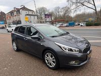 Gebraucht Kia Ceed Start 135 PS (99 kW) 2015 Grau Kleinwagen