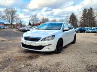 Gebraucht Peugeot 308 Active 125 PS (91 kW) 2015 Weiß Limousine