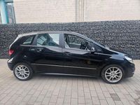 Gebraucht Mercedes B180 116 PS (85 kW) 2009 Schwarz Van / Kleinbus