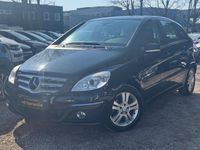 Gebraucht Mercedes B180 116 PS (85 kW) 2011 Schwarz Van / Kleinbus