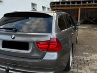 Gebraucht BMW 320 184 PS (135 kW) 2010 Grau Kombi