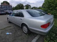 Gebraucht Mercedes E200 136 PS (100 kW) 1998 Silber Limousine