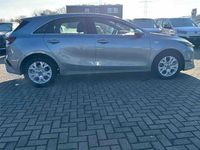 Gebraucht Kia Ceed Vision 140 PS (102 kW) 2025 Lunarsilber met. Kleinwagen