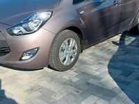 Gebraucht Hyundai ix20 90 PS (66 kW) 2014 Braun Kleinwagen