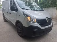 Gebraucht Renault Trafic 140 PS (102 kW) 2016 Silber Van / Kleinbus