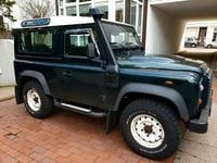 Gebraucht Land Rover Defender 122 PS (89 kW) 2015 Dkl. grün (metallic) SUV