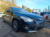 Gebraucht Hyundai i30 Classic 109 PS (80 kW) 2011 Stone black Limousine