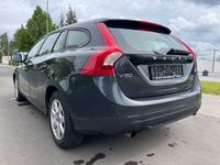 Gebraucht Volvo V60 Kinetic 150 PS (110 kW) 2011 Grau Kombi