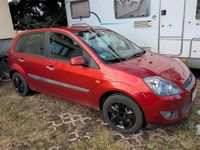 Gebraucht Ford Fiesta 80 PS (58 kW) 2007 Rot Kleinwagen