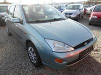 Gebraucht Ford Focus Trend 101 PS (74 kW) 2001 Grün metallic Limousine