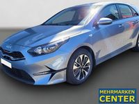 Neu Kia Ceed 140 PS (102 kW) 2025 Silber Kleinwagen