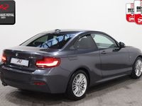 gebraucht BMW 220 i Coupe M SPORT SCHECKHEFT,1.HD,METALLIC,H/K