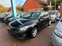Gebraucht Hyundai i30 90 PS (66 kW) 2011 Schwarz Limousine
