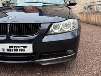 Gebraucht BMW 325 218 PS (160 kW) 2005 Blau Limousine