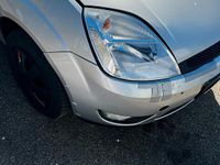 Usata Ford Fiesta 80 CV (58 kW) 2003 Grigio Utilitaria