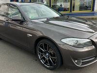 Gebraucht BMW 530 258 PS (189 kW) 2011 Braun Limousine