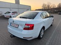 Gebraucht Skoda Octavia Ambition 116 PS (85 kW) 2019 Weiß Limousine