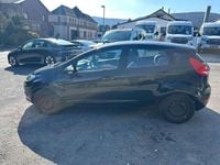 Gebraucht Ford Fiesta Trend 82 PS (60 kW) 2012 Pantherschwarz metallic Kleinwagen