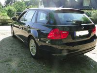 Gebraucht BMW 320 184 PS (135 kW) 2010 Schwarz Kombi