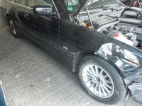 Gebraucht BMW 520 170 PS (125 kW) 2001 Schwarz metallic Kombi