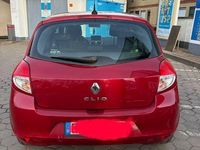 Gebraucht Renault Clio III 75 PS (55 kW) 2010 Rot Limousine