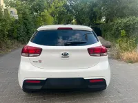 Gebraucht Kia Rio Premium 99 PS (72 kW) 2017 Weiß Kleinwagen