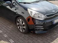 Gebraucht Kia Rio Spirit 90 PS (66 kW) 2015 Schwarz Limousine
