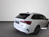 Gebraucht Skoda Octavia RS 245 PS (180 kW) 2024 Moonweiß perleffekt Kombi