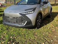 Neu Toyota C-HR 197 PS (144 kW) 2025 Shimmeringsilber SUV