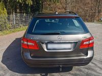 Gebraucht Mercedes E220 Avantgarde 170 PS (125 kW) 2012 Grau Kombi