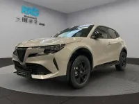 Neu Alfa Romeo Junior Sprint 145 PS (106 kW) 2026 Beige SUV