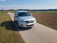 Gebraucht VW Tiguan Team 140 PS (102 kW) 2011 Grau SUV