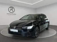 Gebraucht VW Golf VIII Life 131 PS (96 kW) 2023 Deep black perleffekt (metallic) Limousine