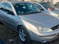 Gebraucht Ford Mondeo Trend 145 PS (106 kW) 2001 Silber Limousine