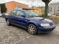 Gebraucht VW Passat Comfortline 102 PS (75 kW) 2002 Blau Limousine