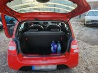 Second-hand Renault Twingo 75 CP (55 kW) 2011 Roșu Hatchback