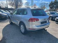 Gebraucht VW Touareg 239 PS (175 kW) 2010 Silber SUV