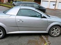 Używany Opel Tigra 90 KM (66 kW) 2006 Srebrny Kabriolet